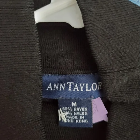 Ann Taylor Black Sleeveless Top with Abstract Design size medium - Picture 3 of 3